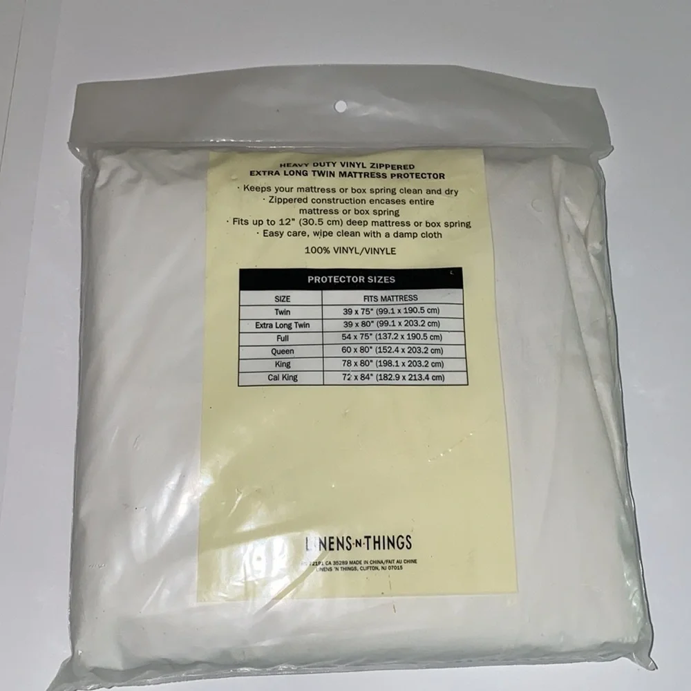 Twin XL Vinyl Mattress Protector
